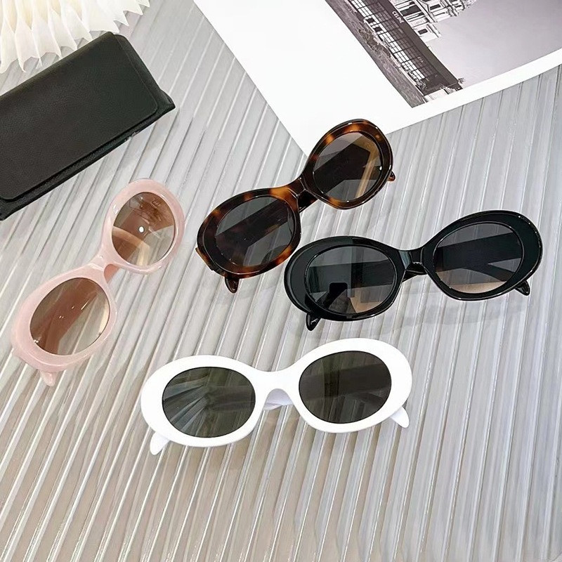 Street Fashion Photo - 4PCS Vintage Cat Eye Oval Frame
